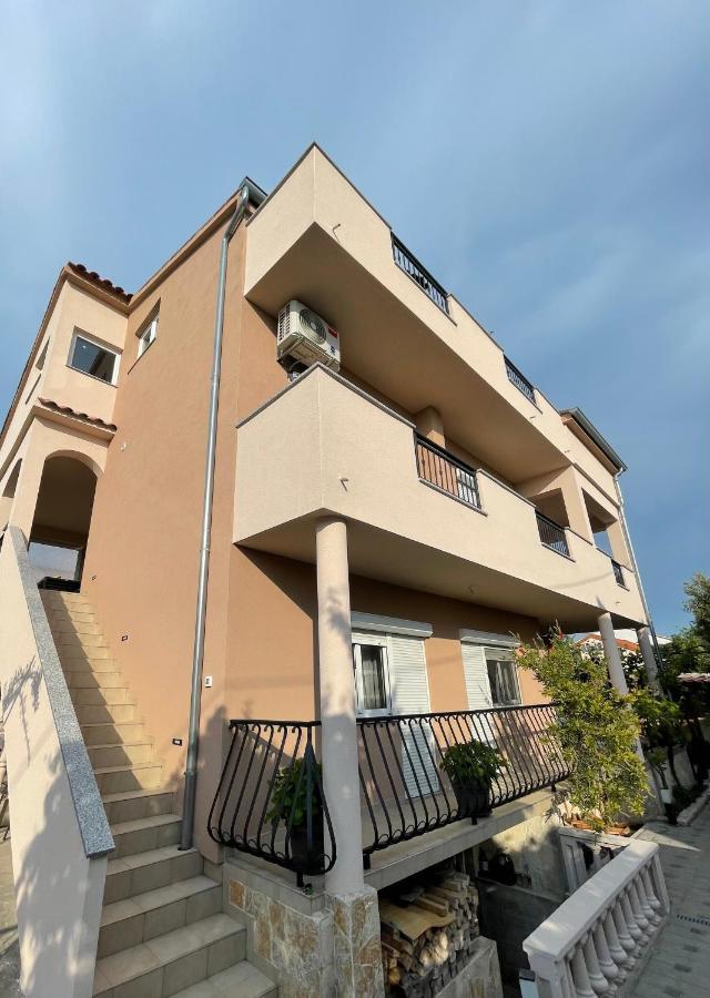 Apartmani Rasic Bibinje Zewnętrze zdjęcie